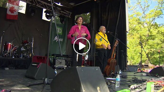 Sharon and Bram on stage
